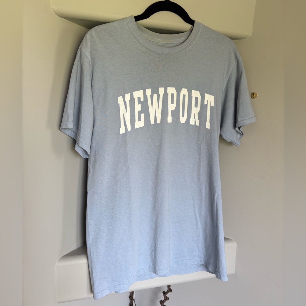 Brandy melville newport t-shirt